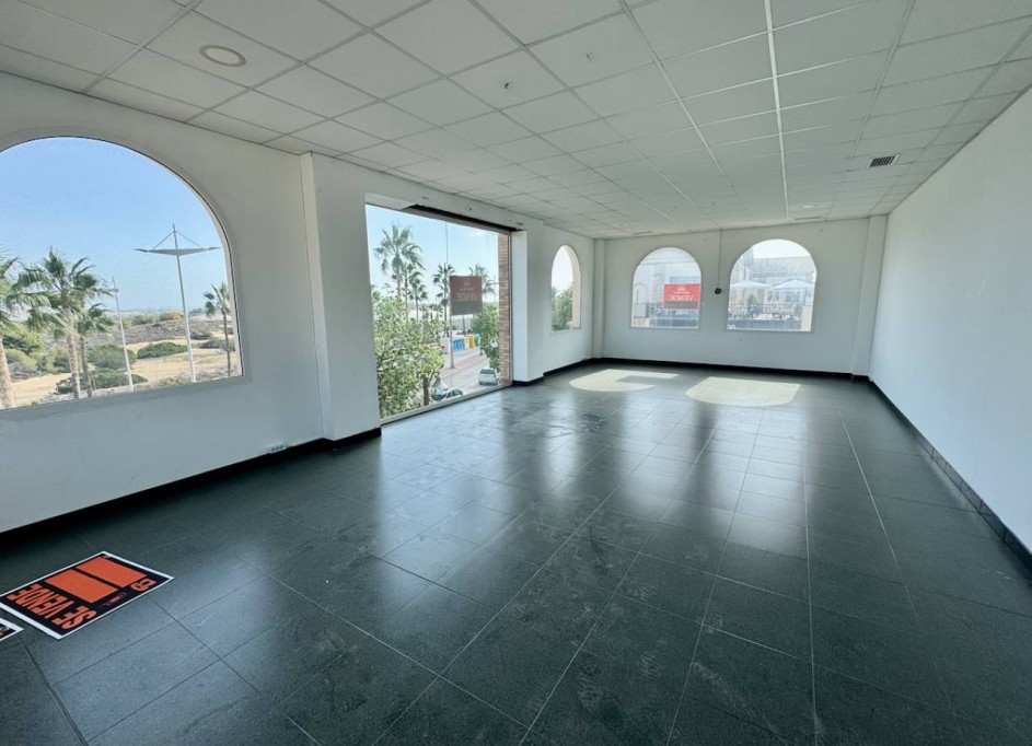 Venta - Comercial -
Algorfa - La Finca Golf Resort