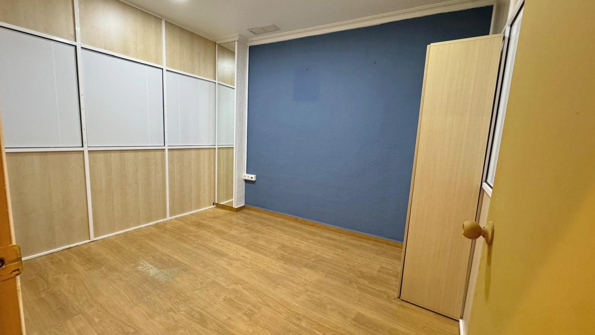 Venta - Comercial -
Guardamar del Segura - Centro