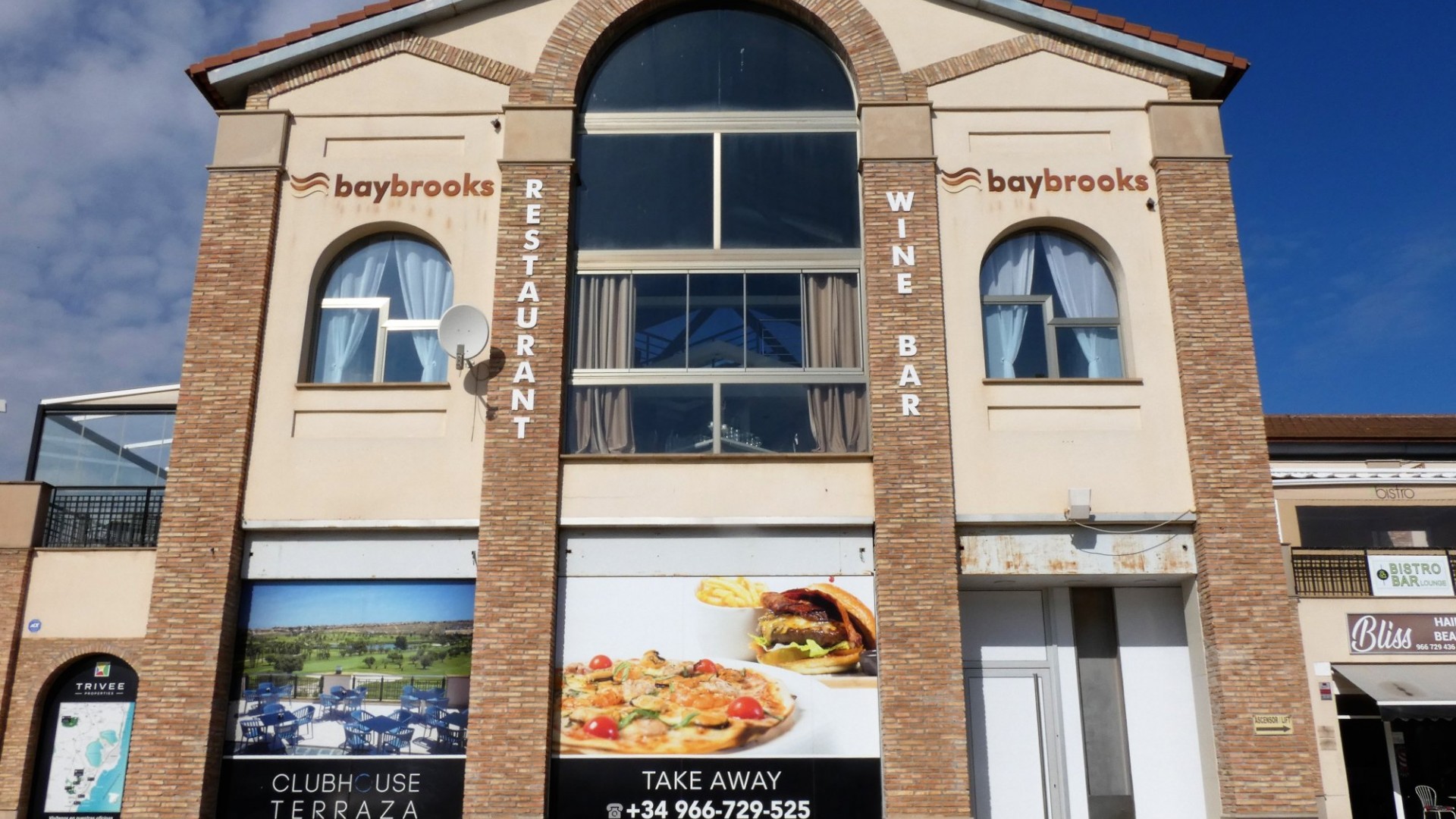 Venta - Comercial -
La Finca Golf - Algorfa