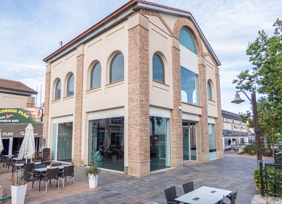 Venta - Comercial -
La Finca Golf - Algorfa