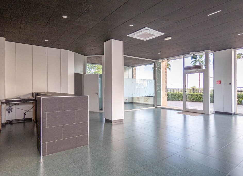 Venta - Comercial -
La Finca Golf - Algorfa