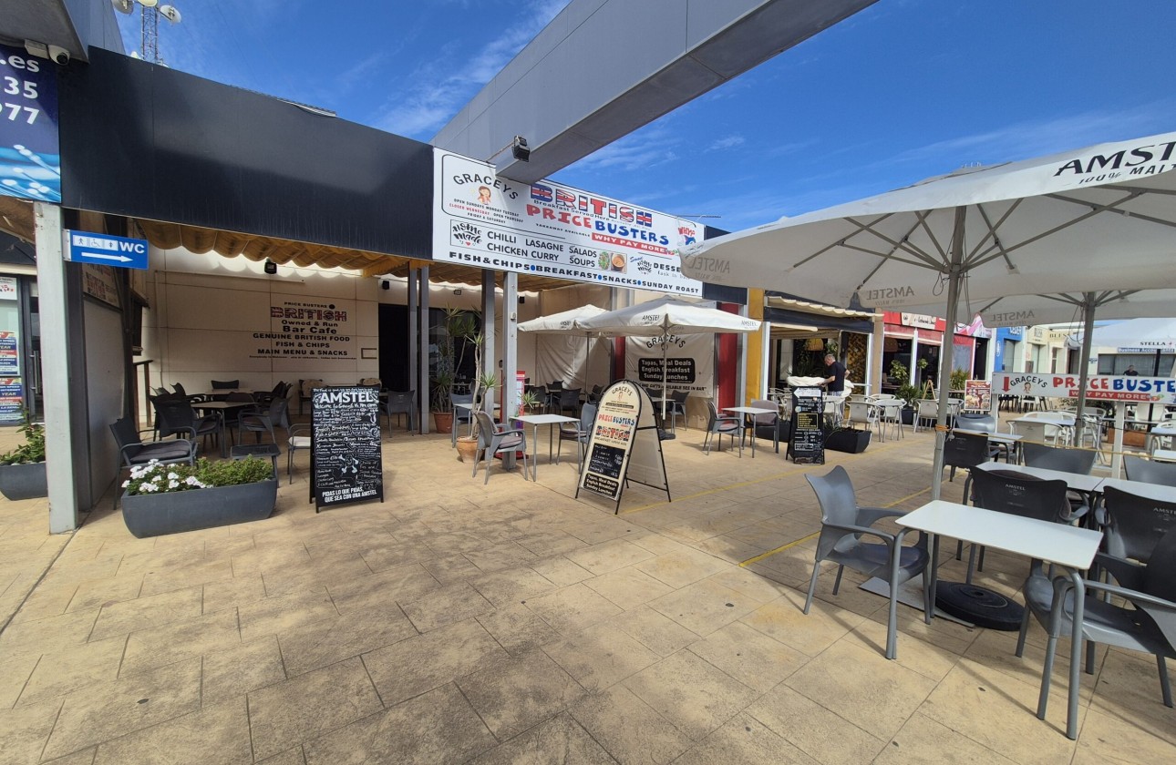 Venta - Comercial -
La Zenia