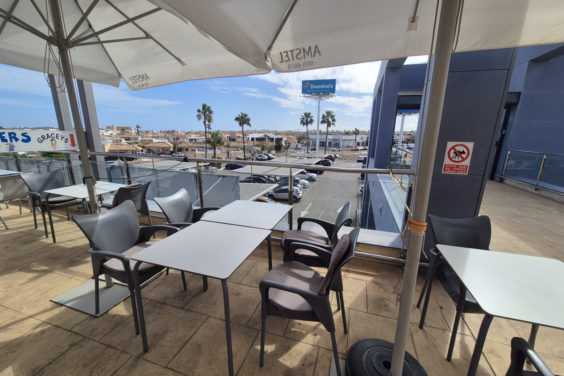 Venta - Comercial -
La Zenia