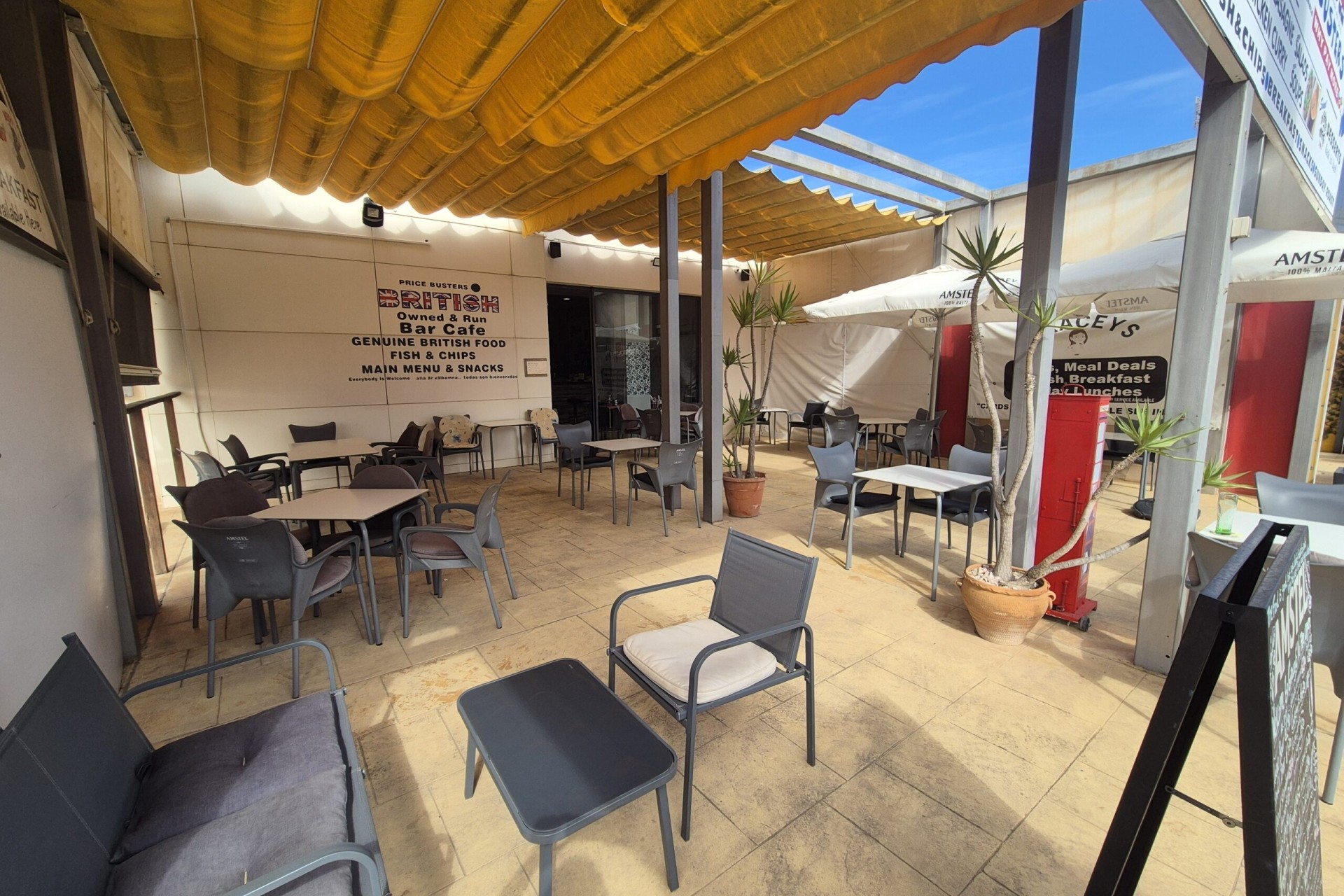 Venta - Comercial -
La Zenia