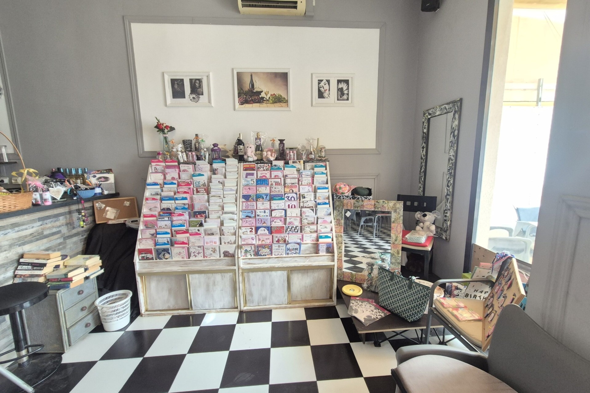 Venta - Comercial -
La Zenia