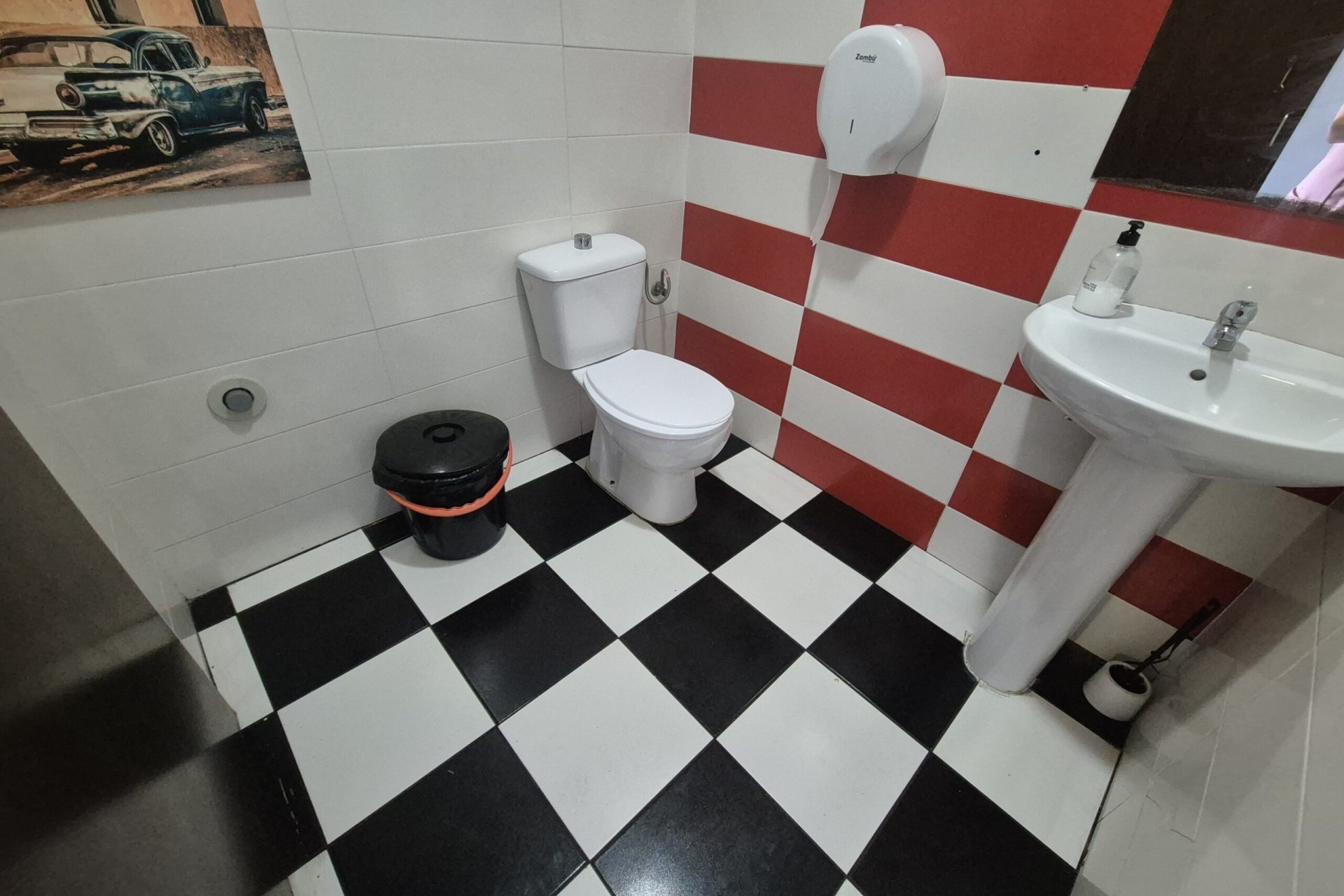 Venta - Comercial -
La Zenia