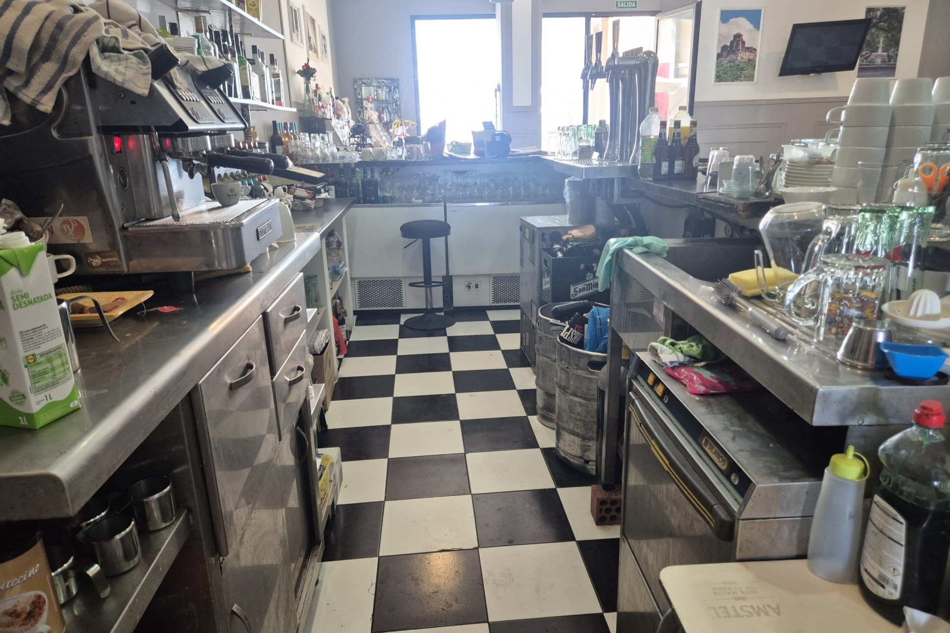 Venta - Comercial -
La Zenia