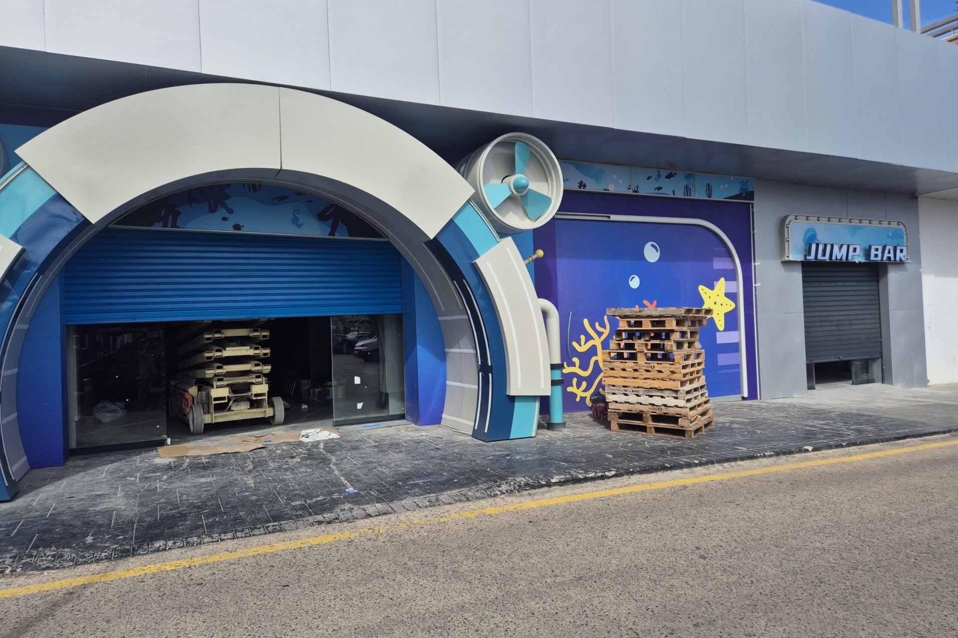 Venta - Comercial -
La Zenia