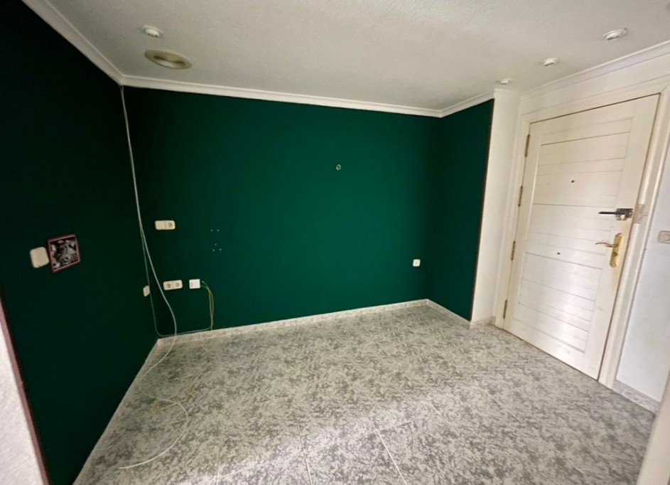 Venta - Comercial -
Los Alcazares