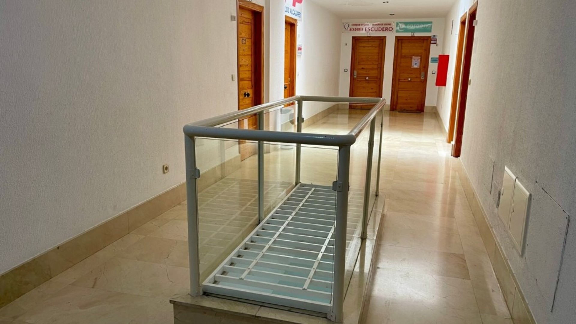 Venta - Comercial -
Los Alcazares