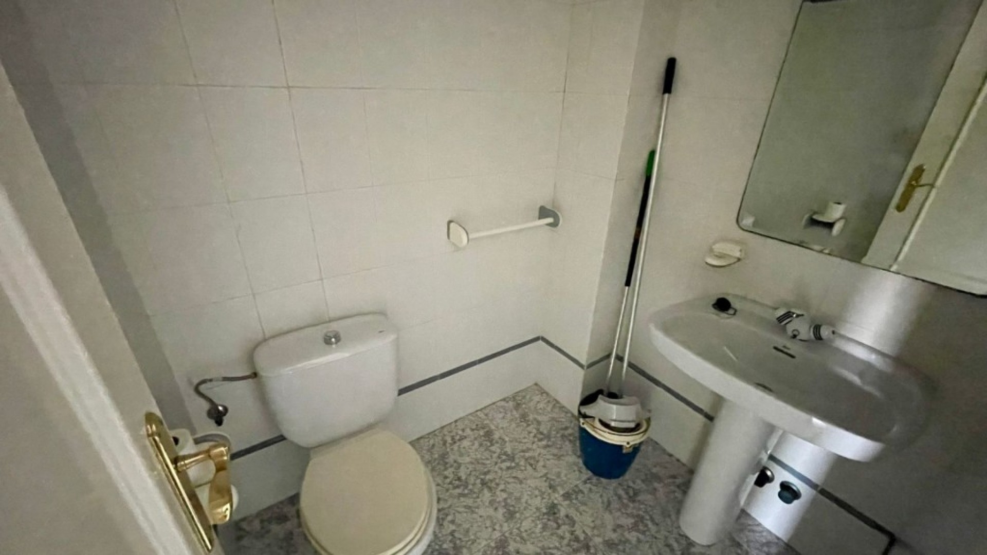 Venta - Comercial -
Los Alcazares