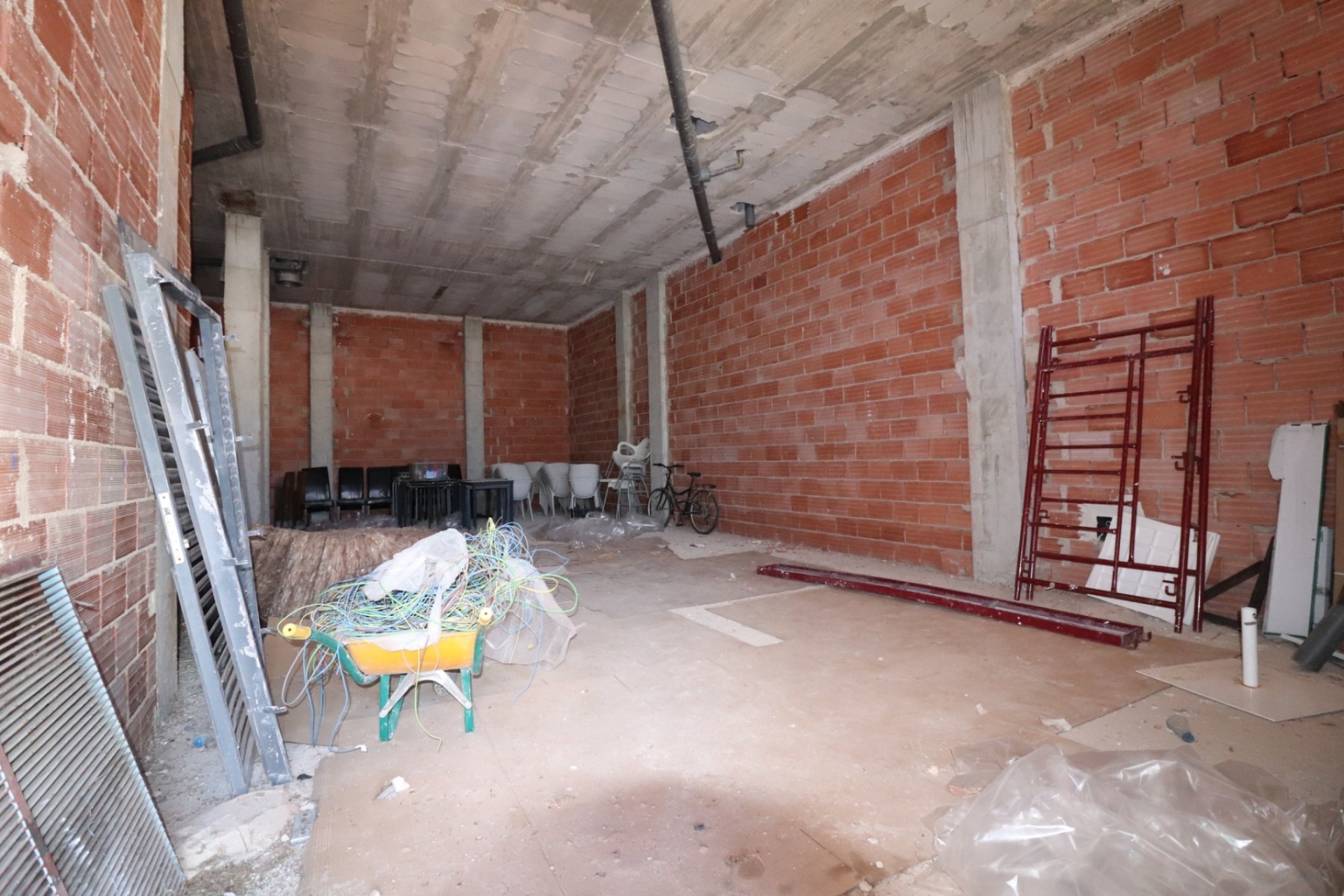 Venta - Comercial -
Los Montesinos - Entre Naranjos - Vistabella Golf