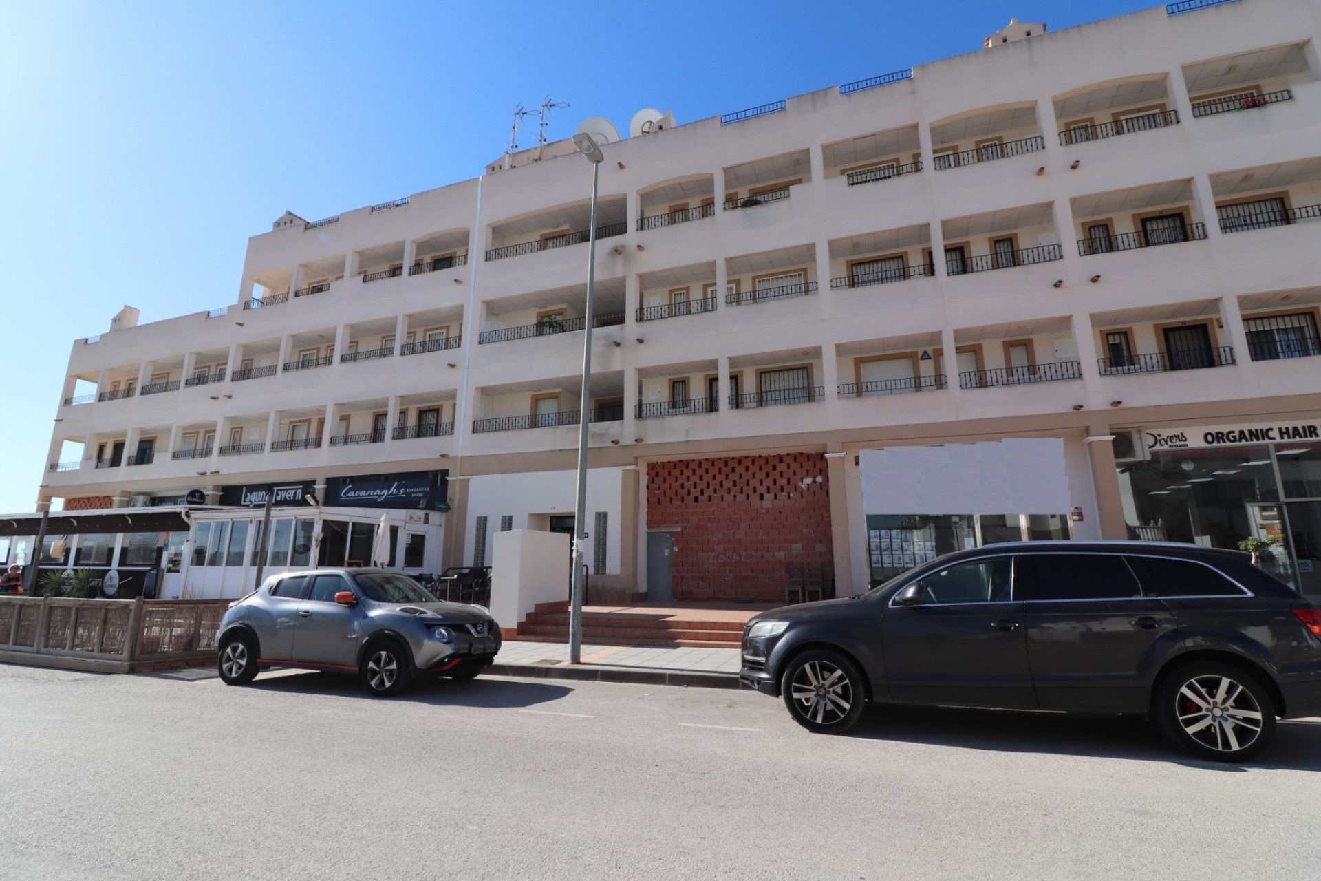 Venta - Comercial -
Los Montesinos - Entre Naranjos - Vistabella Golf