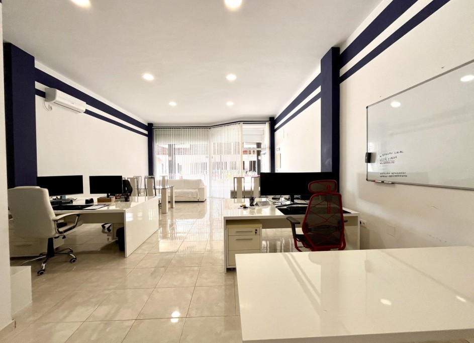 Venta - Comercial -
Playa Flamenca