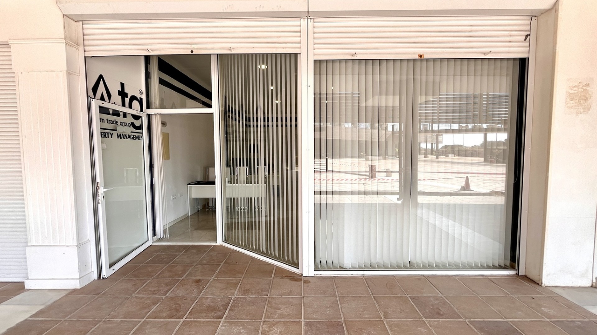 Venta - Comercial -
Playa Flamenca