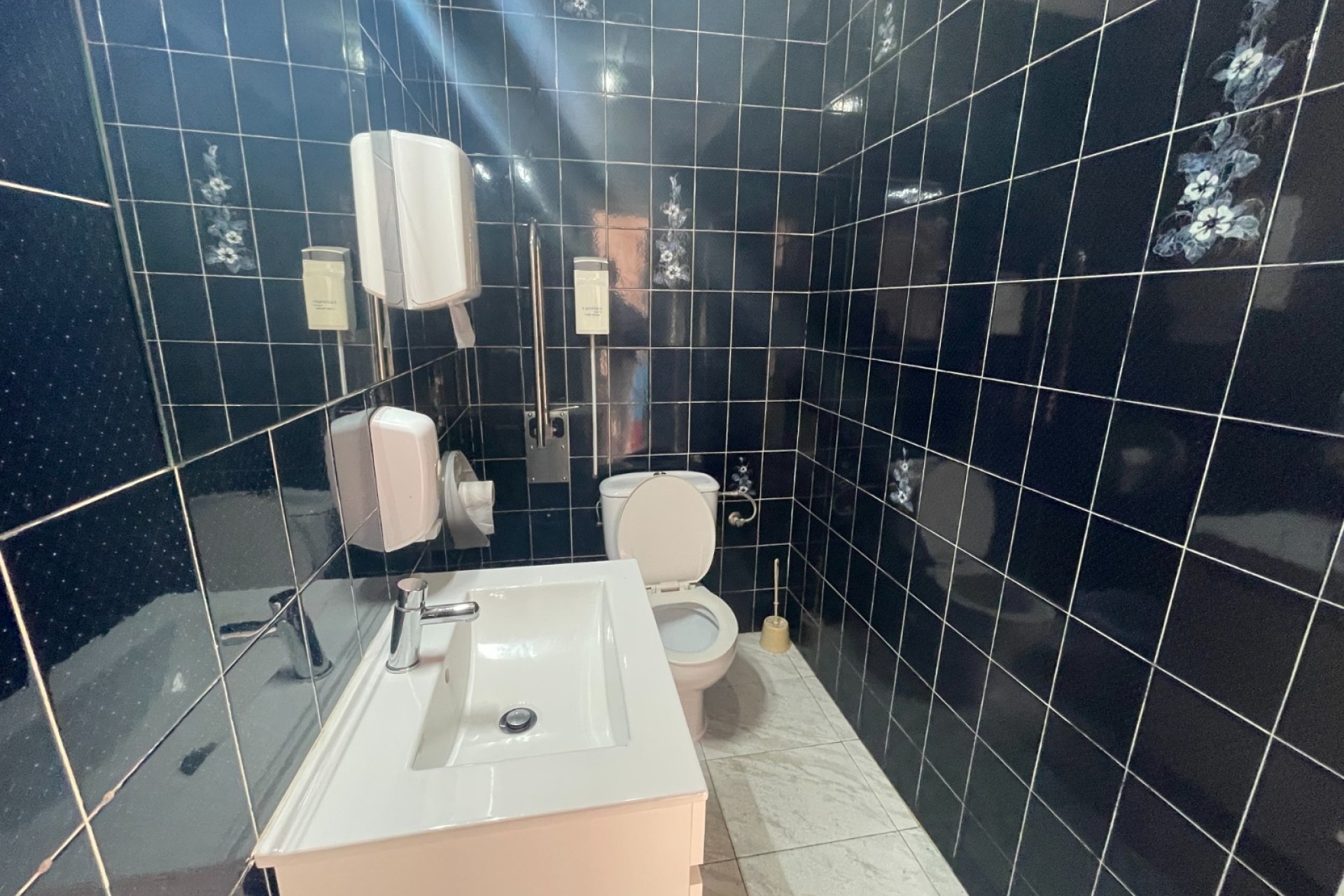 Venta - Comercial -
Torrevieia - Comunidad Valenciana