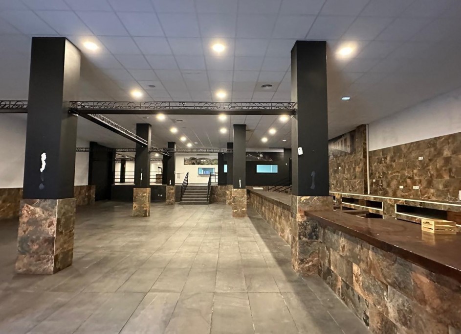 Venta - Comercial -
Torrevieja - Paseo maritimo