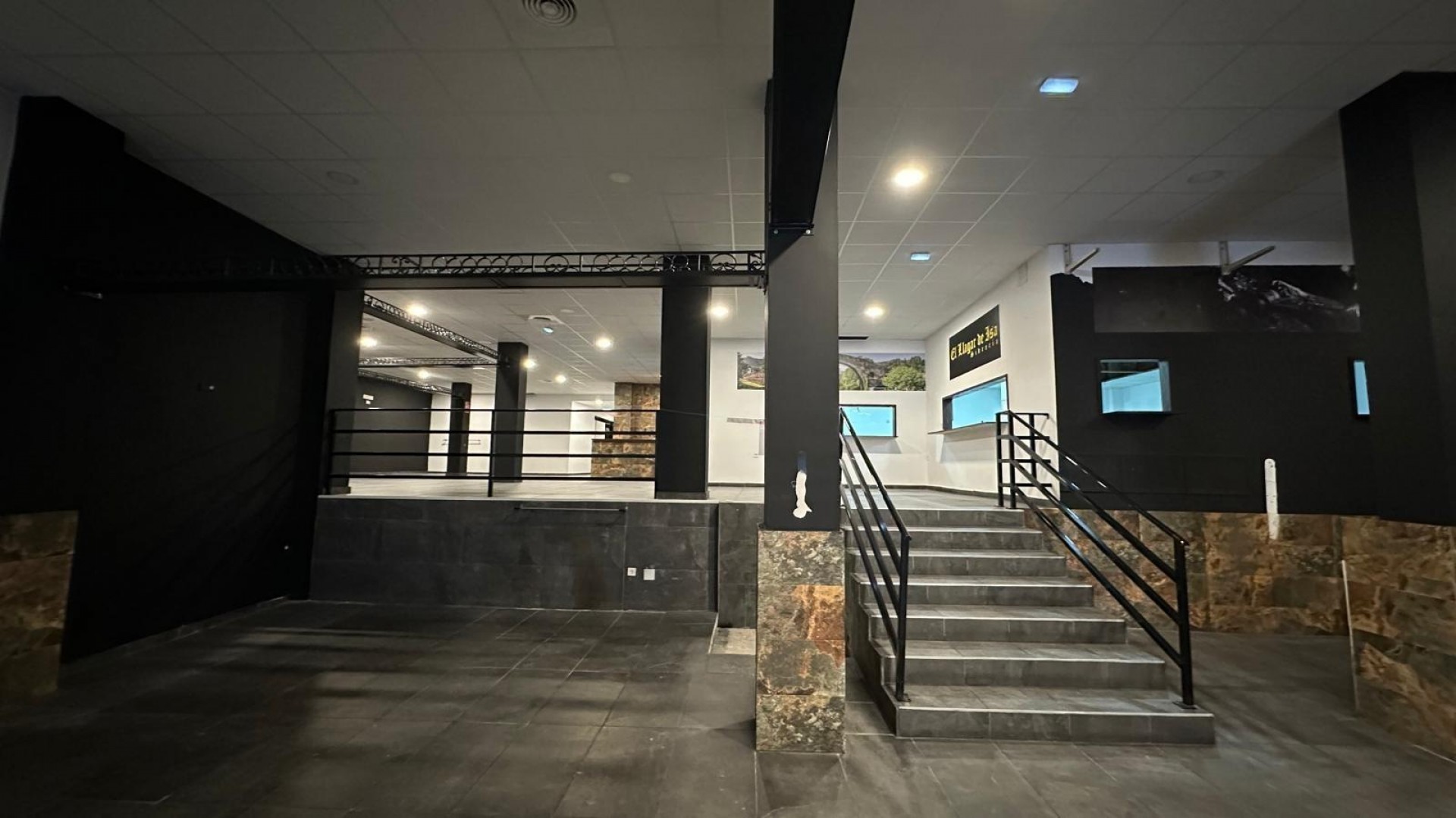 Venta - Comercial -
Torrevieja - Paseo maritimo