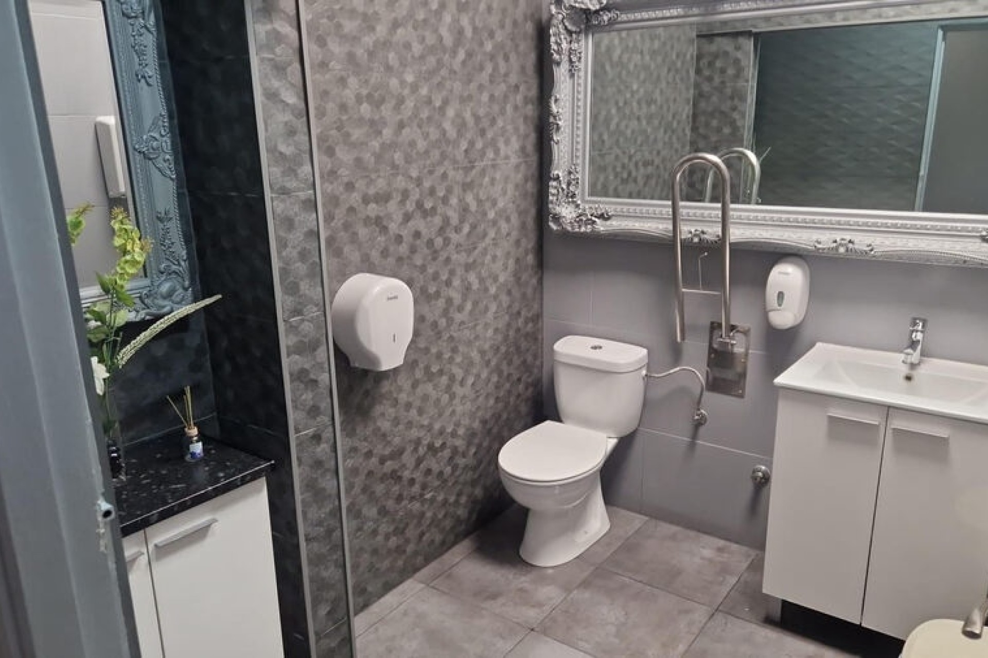 Venta - Comercial -
Torrevieja