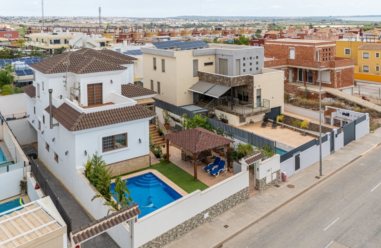 Venta - Detached Villa -
Los Montesinos - La Herrada