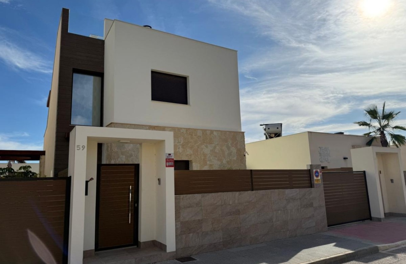 Venta - Detached Villa -
Los Montesinos
