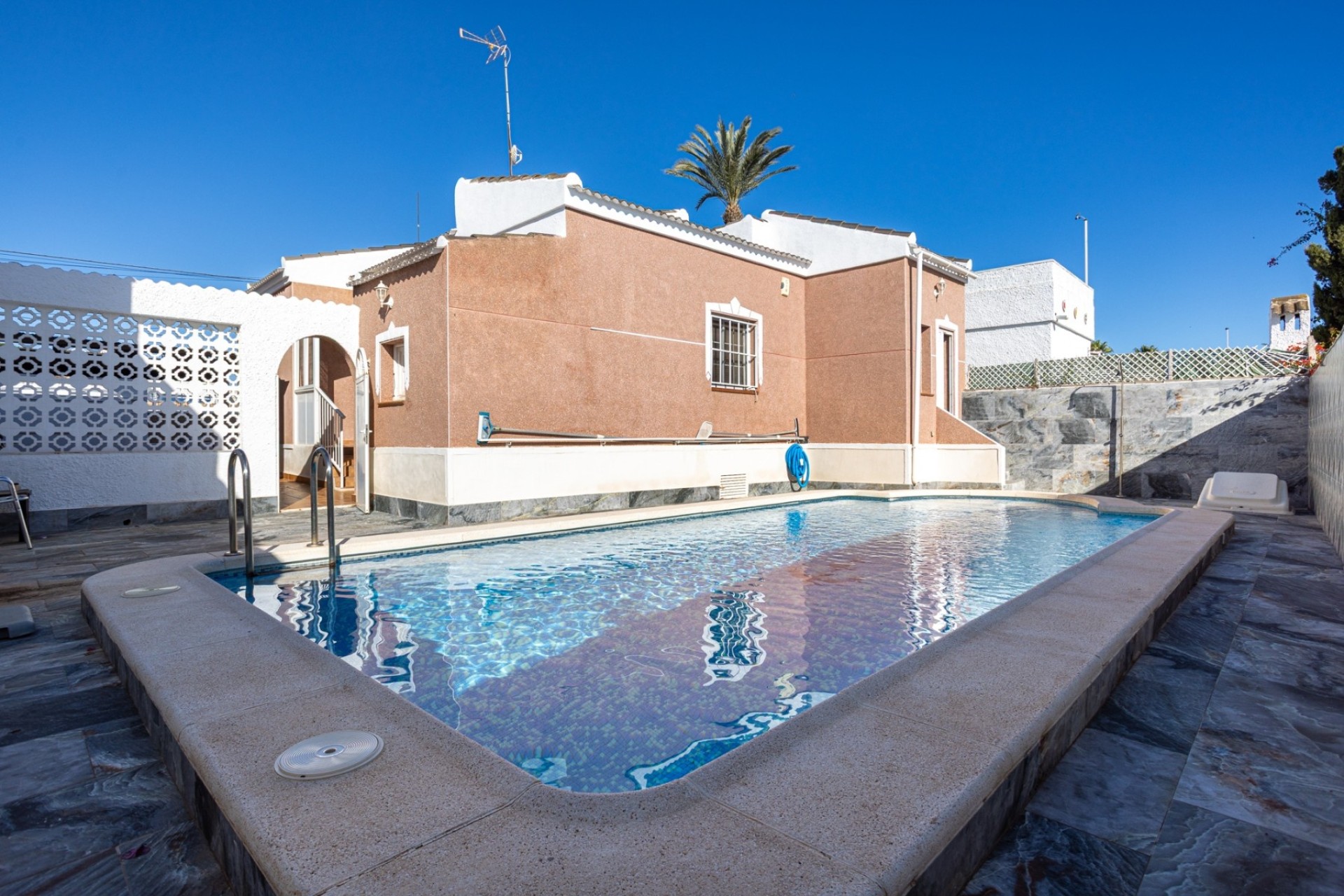 Venta - Detached Villa -
Torrevieja - Urbanización San Luis