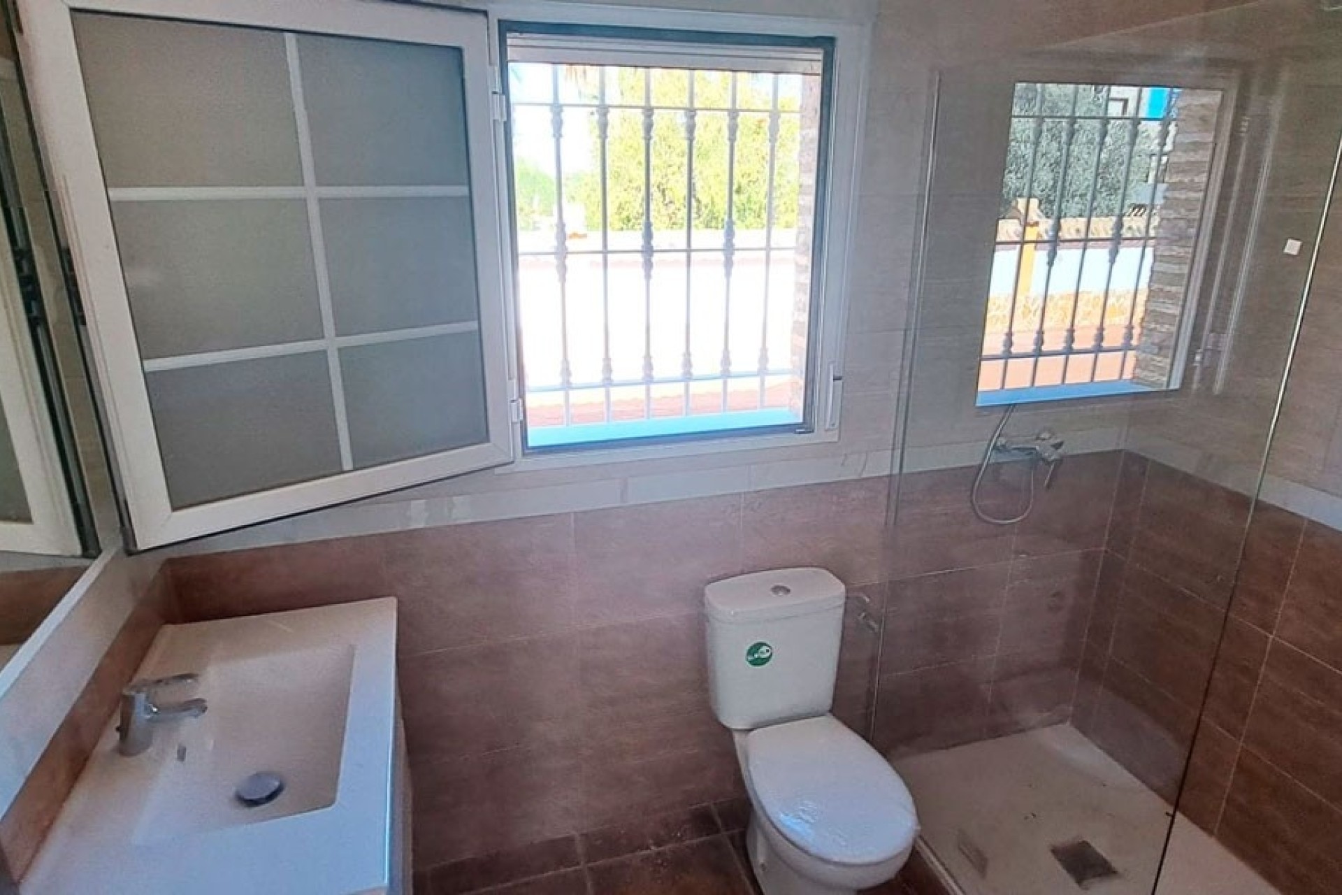 Venta - Finca / Casa de campo -
Catral