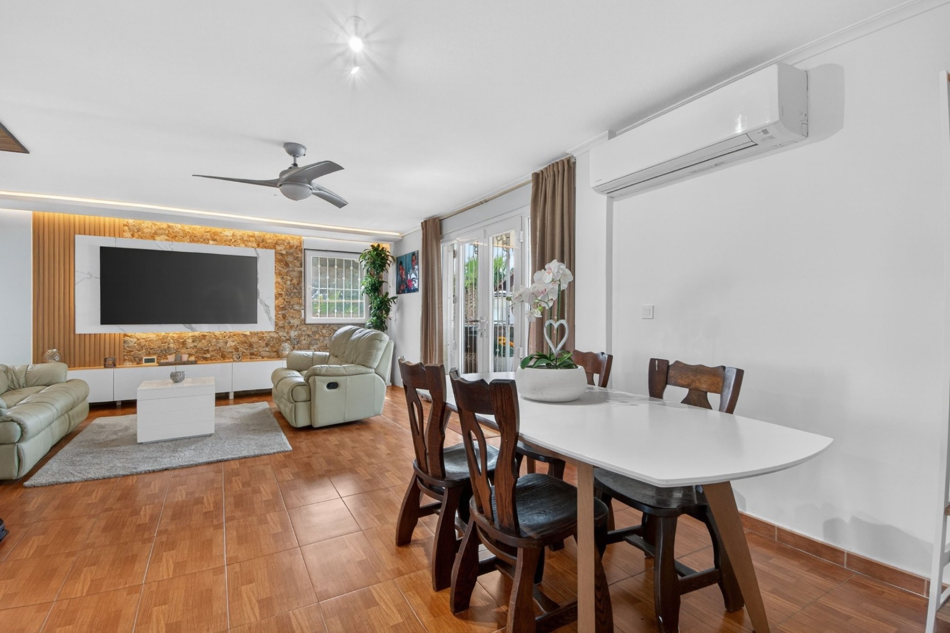 Venta - Finca / Casa de campo -
Crevillente