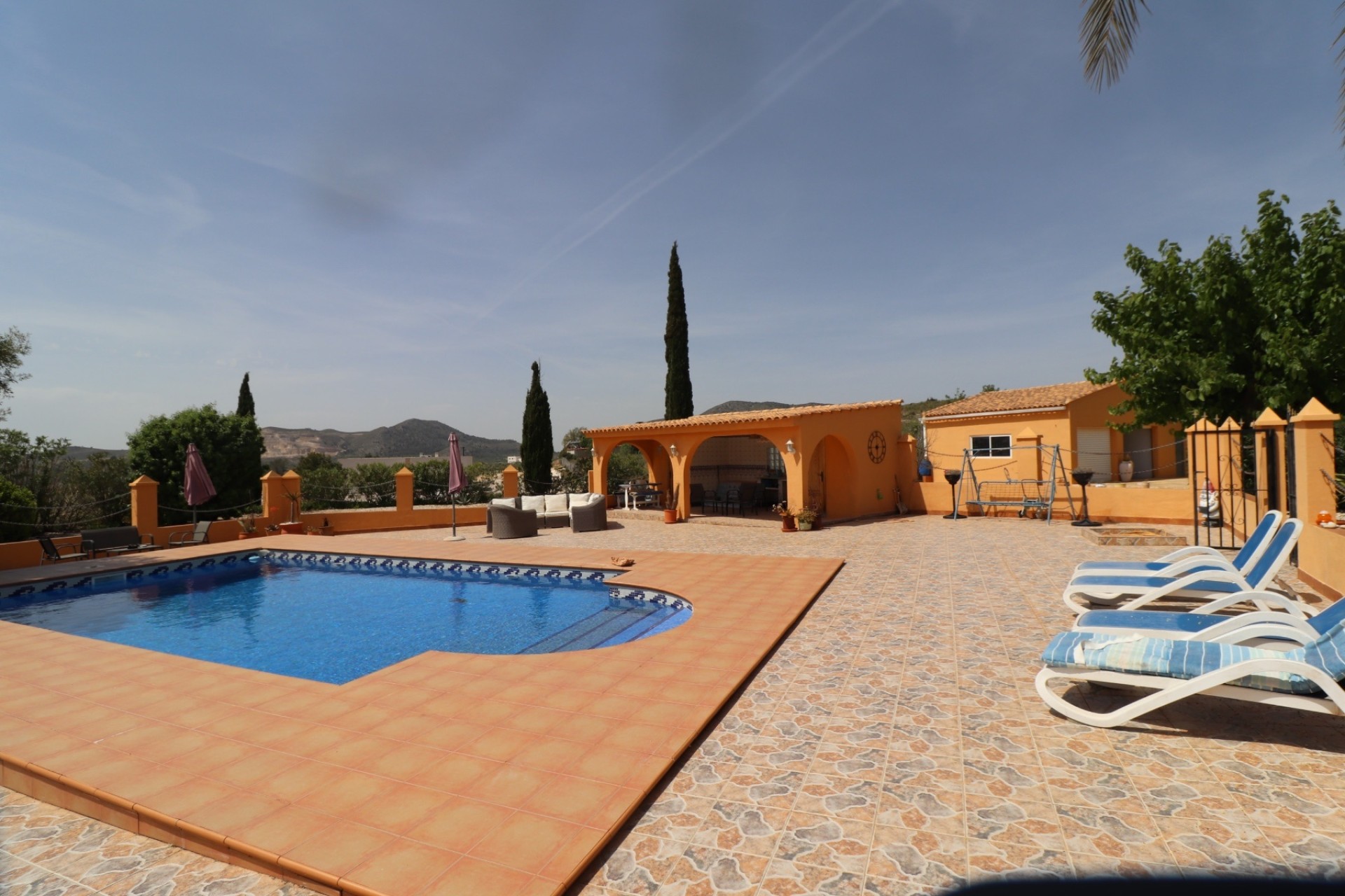 Venta - Finca / Casa de campo -
Hondón de las Nieves - La Canalosa