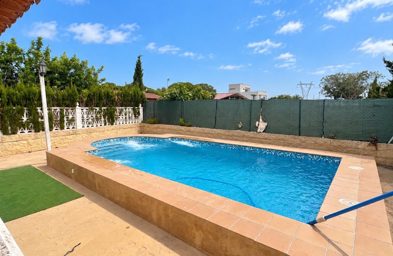 Venta - Finca / Casa de campo -
La Marina - La Marina - Country