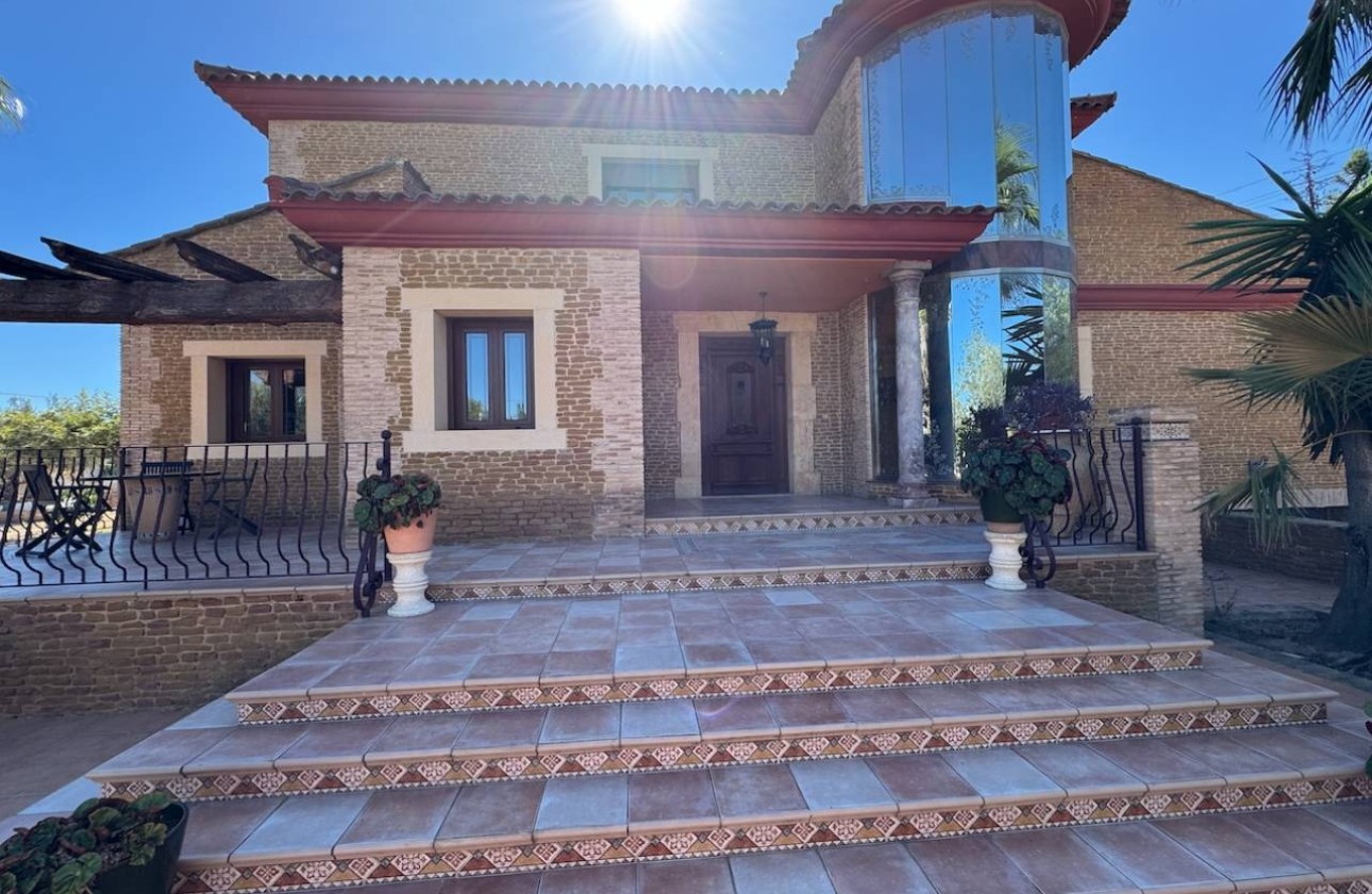 Venta - Finca / Casa de campo -
Los Montesinos