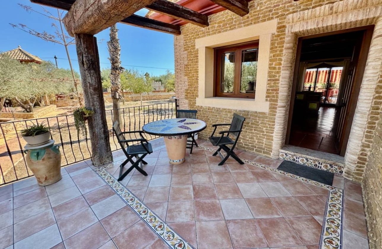 Venta - Finca / Casa de campo -
Los Montesinos