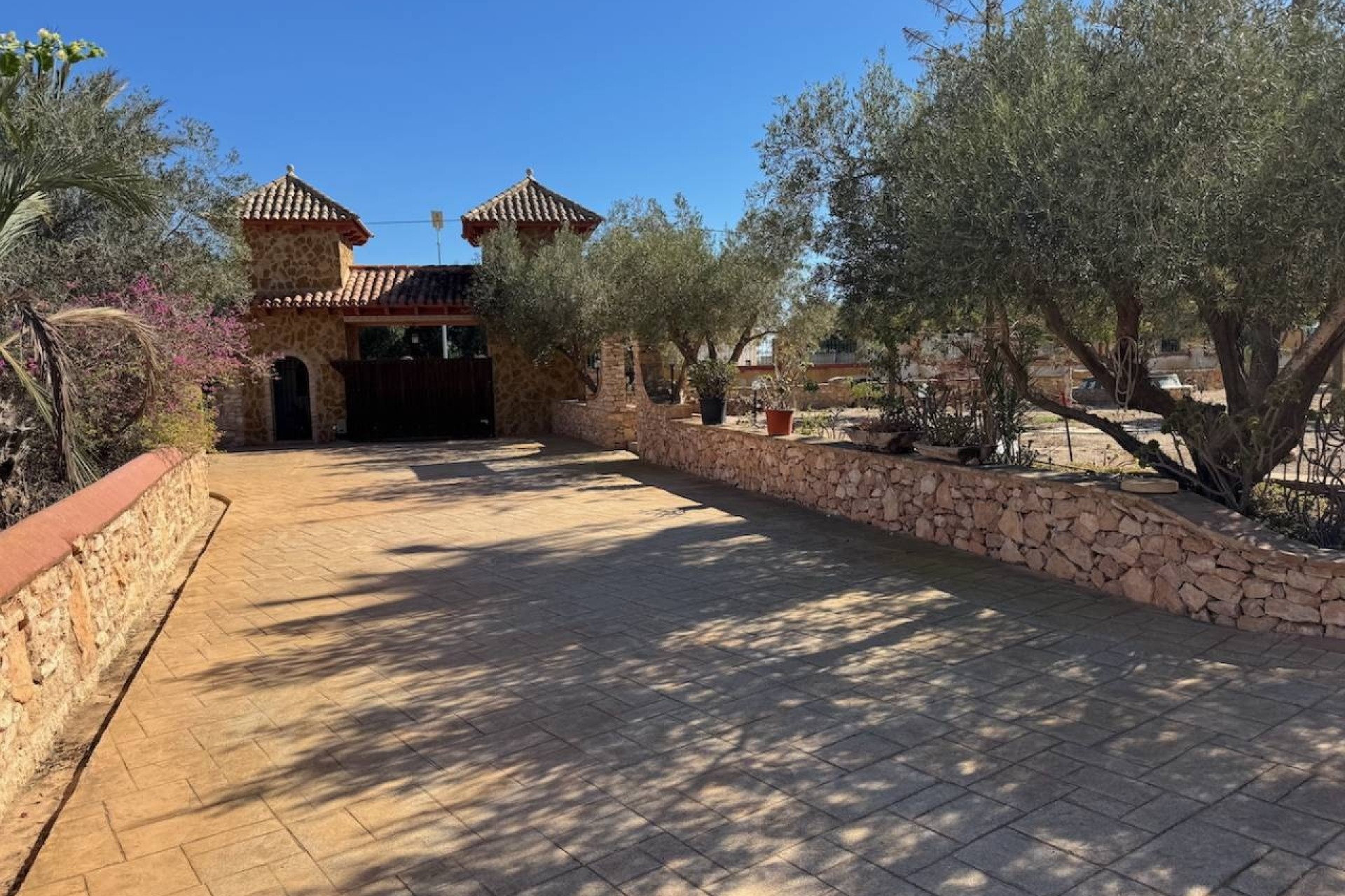 Venta - Finca / Casa de campo -
Los Montesinos