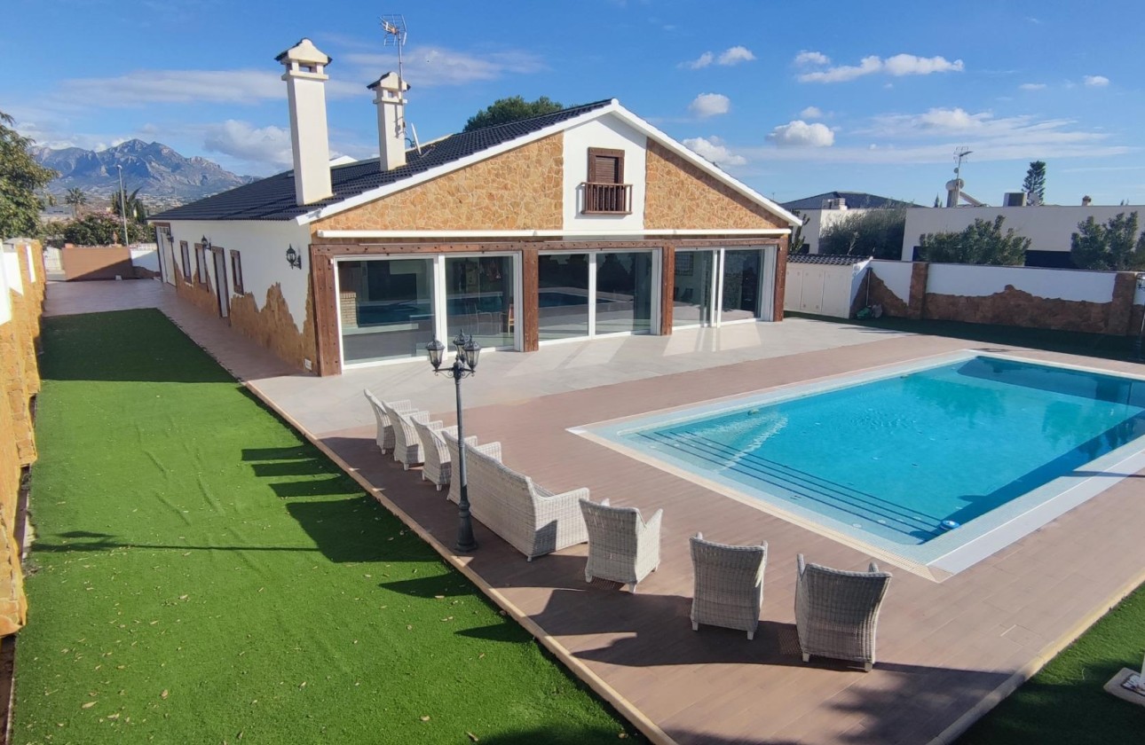 Venta - Finca / Casa de campo -
Mutxamel