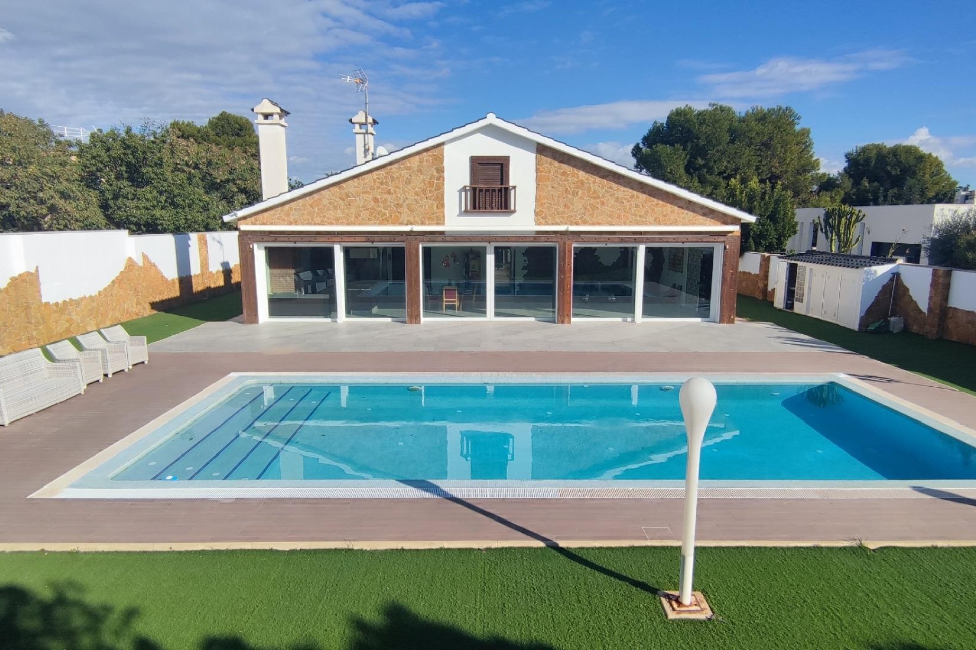 Venta - Finca / Casa de campo -
Mutxamel