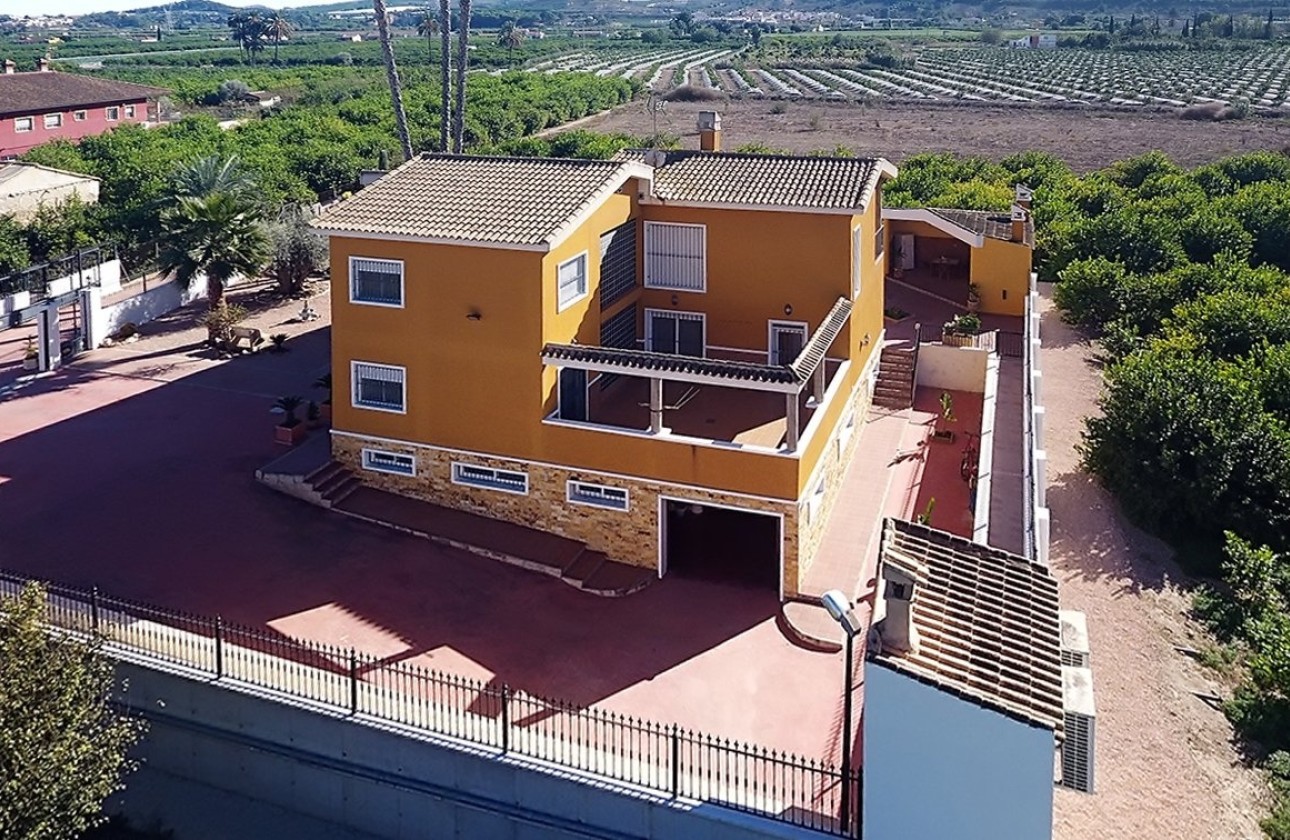 Venta - Finca / Casa de campo -
Orihuela - Correntías Medias