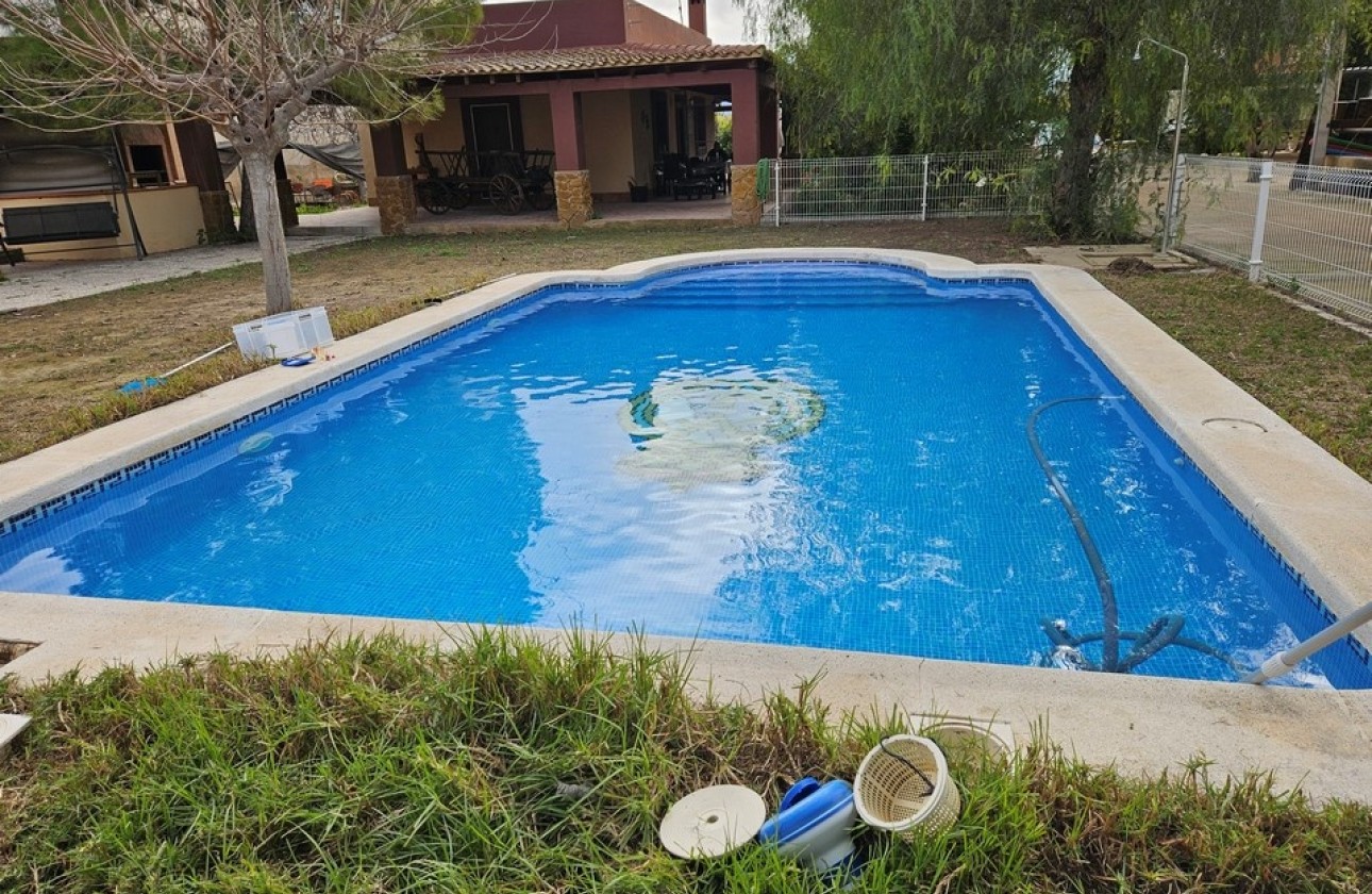 Venta - Finca / Casa de campo -
Orihuela