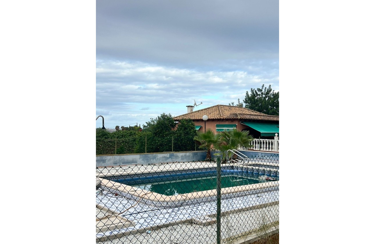 Venta - Finca / Casa de campo -
Torrevieja