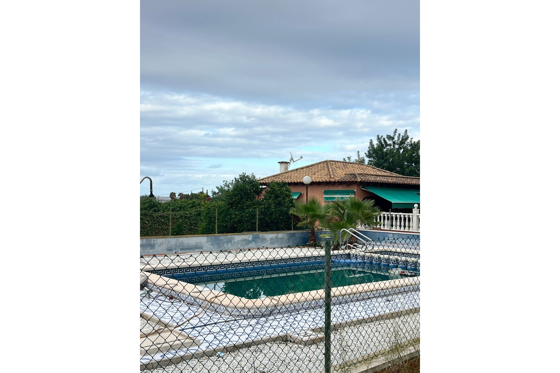 Venta - Finca / Casa de campo -
Torrevieja