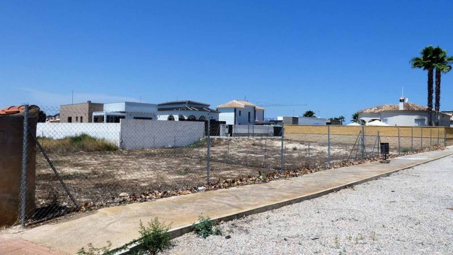 Venta - Parcela Terreno -
La Marina - Oasis