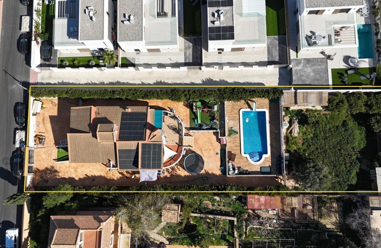 Venta - Parcela Terreno -
Lomas de Cabo Roig