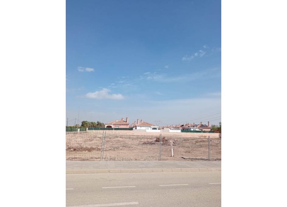 Venta - Parcela Terreno -
Los Montesinos - La Herrada