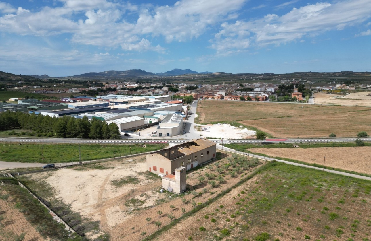Venta - Parcela / Terreno -
Pinoso