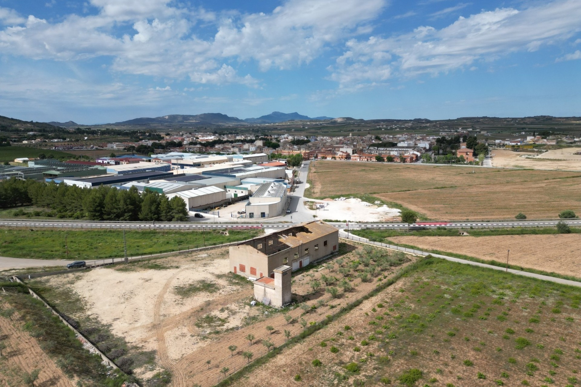 Venta - Parcela / Terreno -
Pinoso