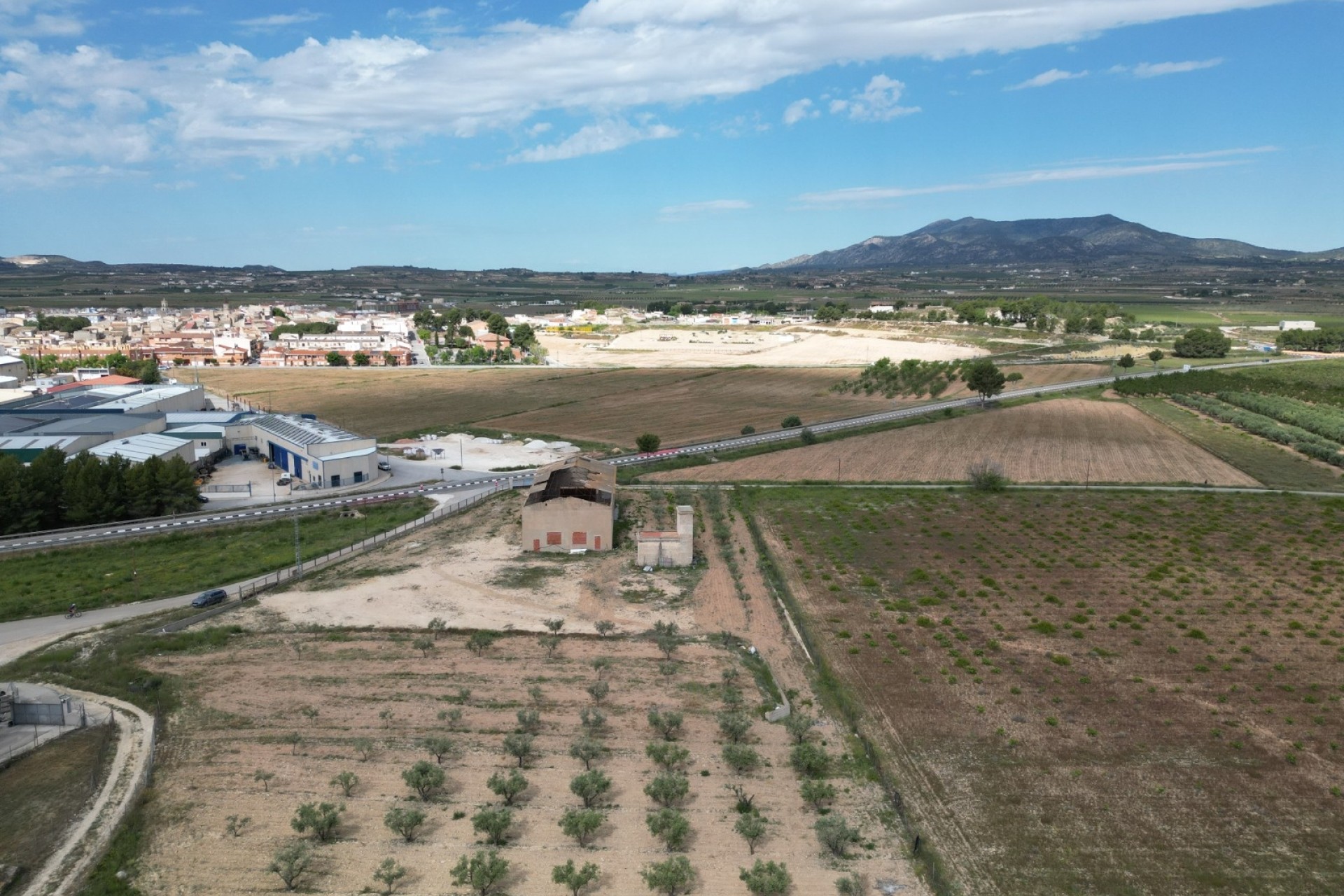 Venta - Parcela / Terreno -
Pinoso