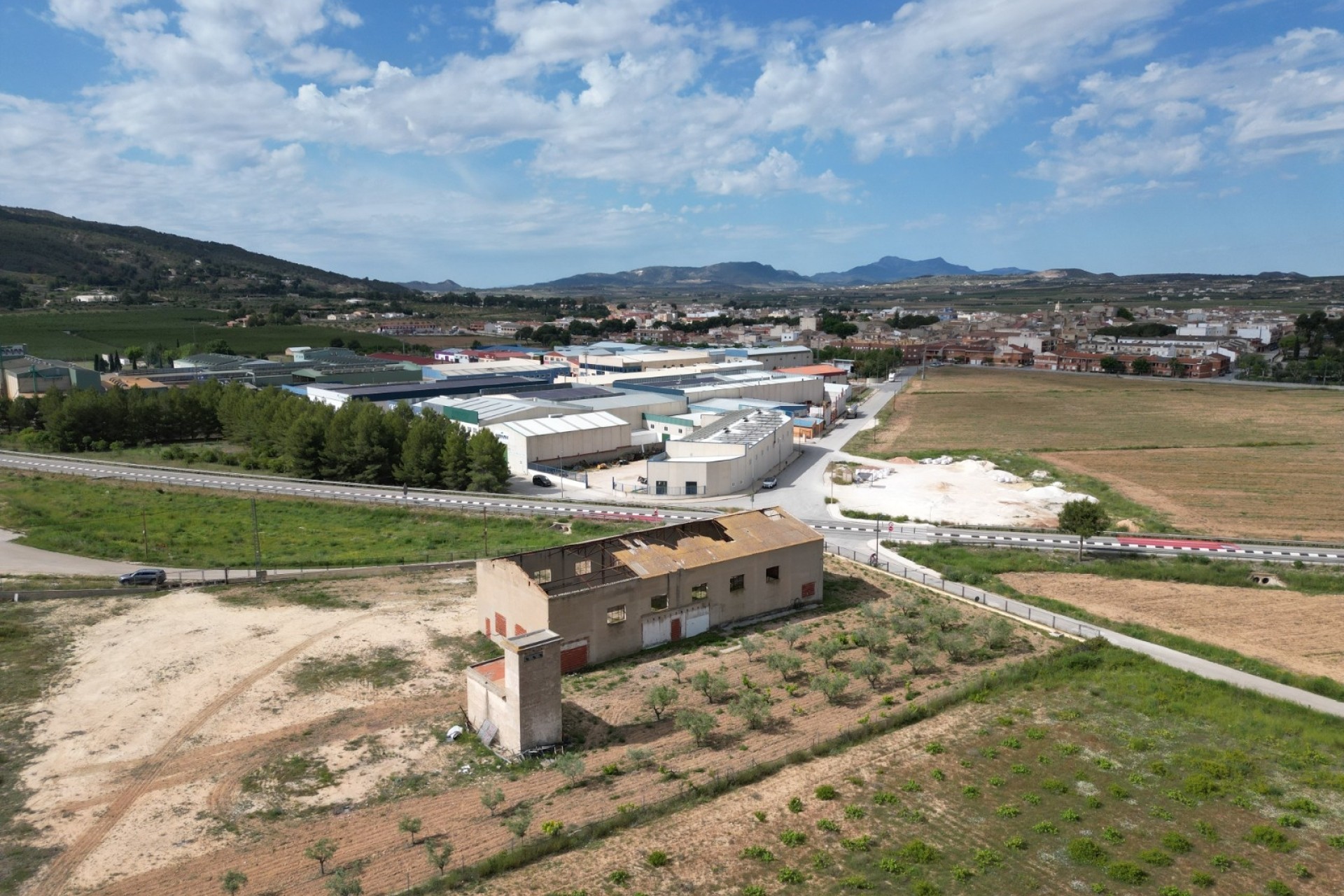 Venta - Parcela / Terreno -
Pinoso