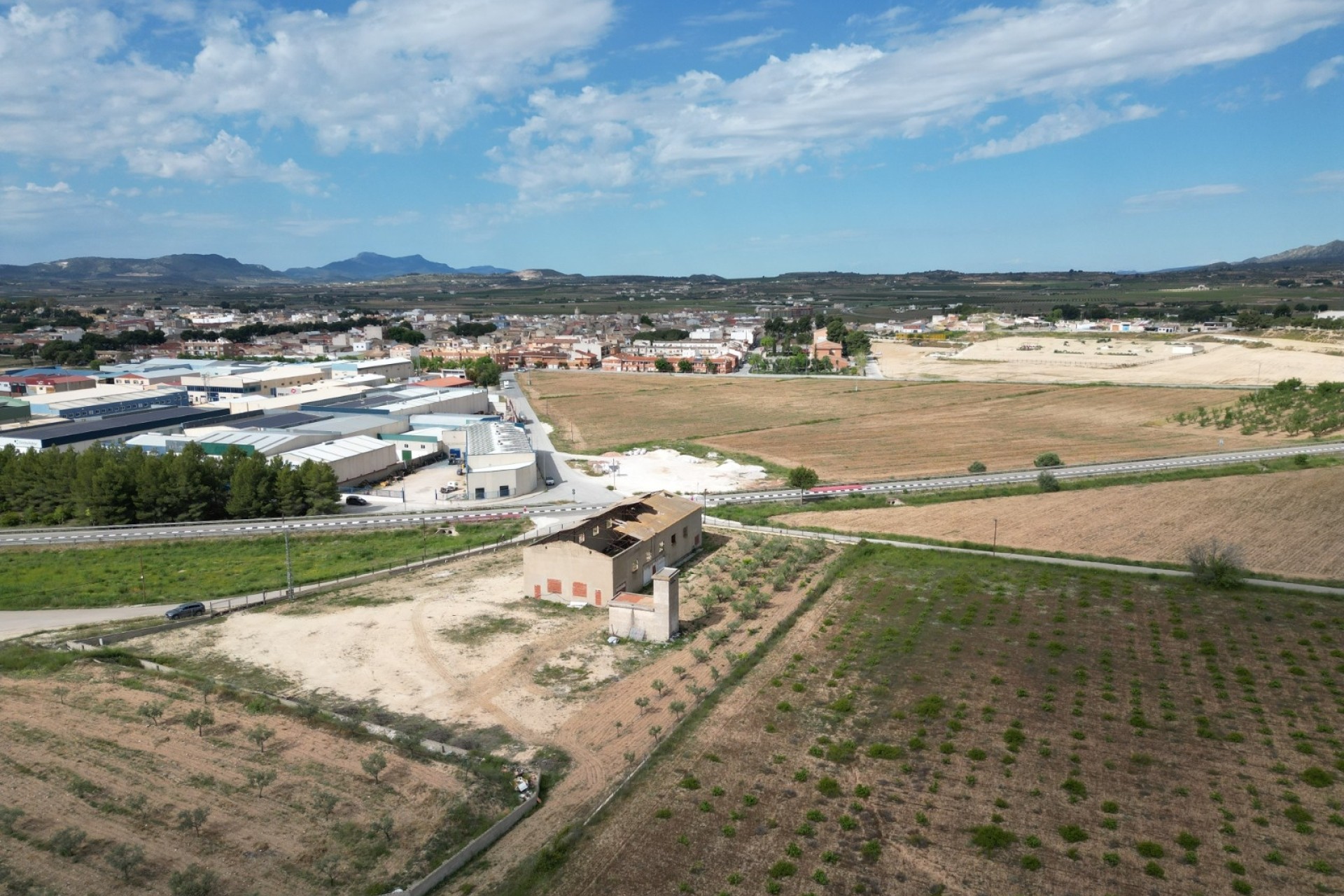 Venta - Parcela / Terreno -
Pinoso