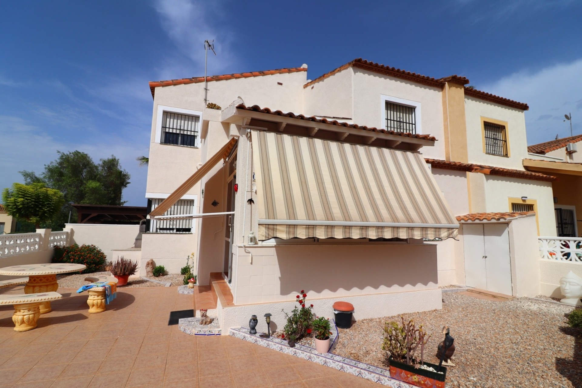 Venta - Villa adosada -
Algorfa - Montebello