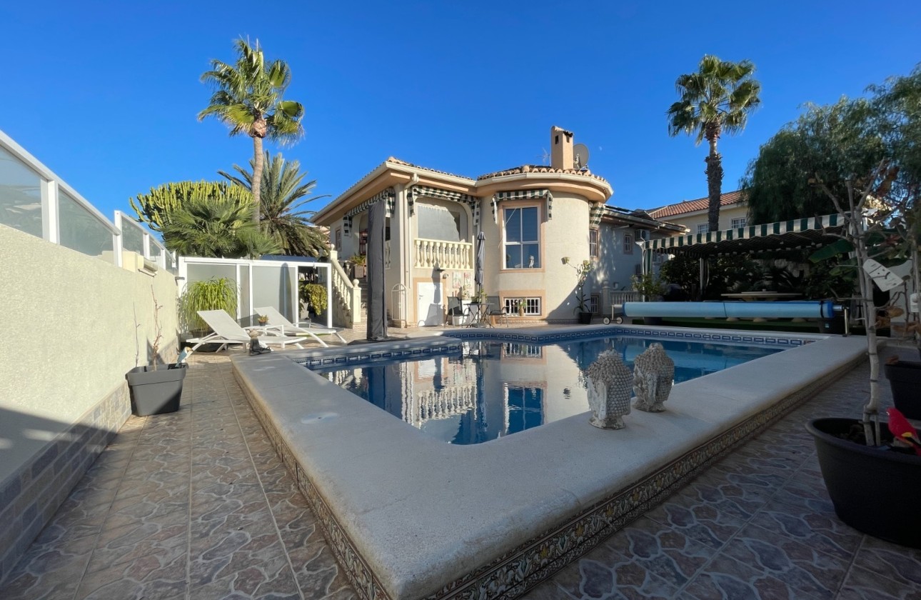 Venta - Villa adosada -
Benijofar - Benimar