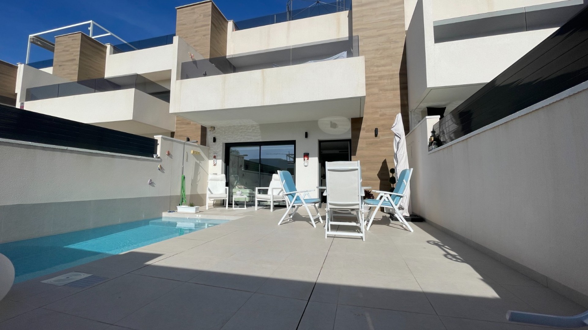 Venta - Villa adosada -
Benijofar - Centro